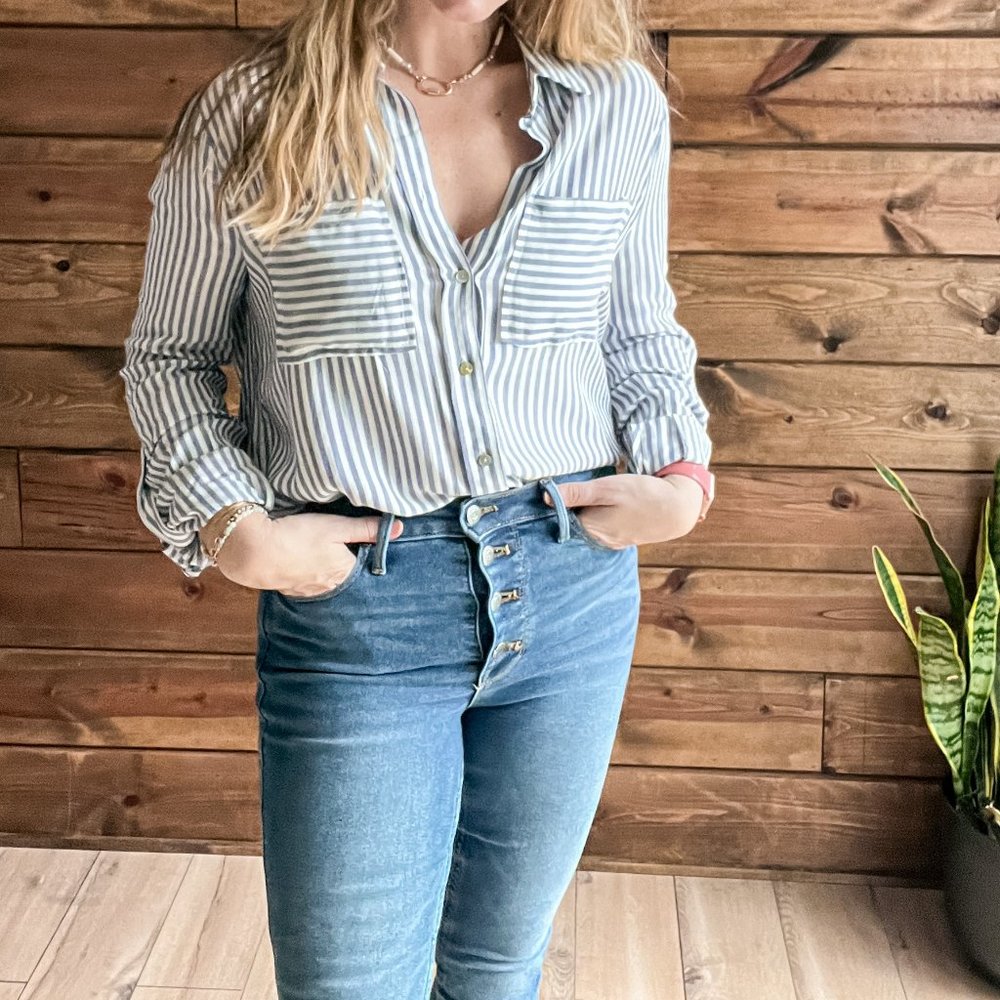 THE MONICA BLUE BUTTON UP BLOUSE - Picture 2 of 8